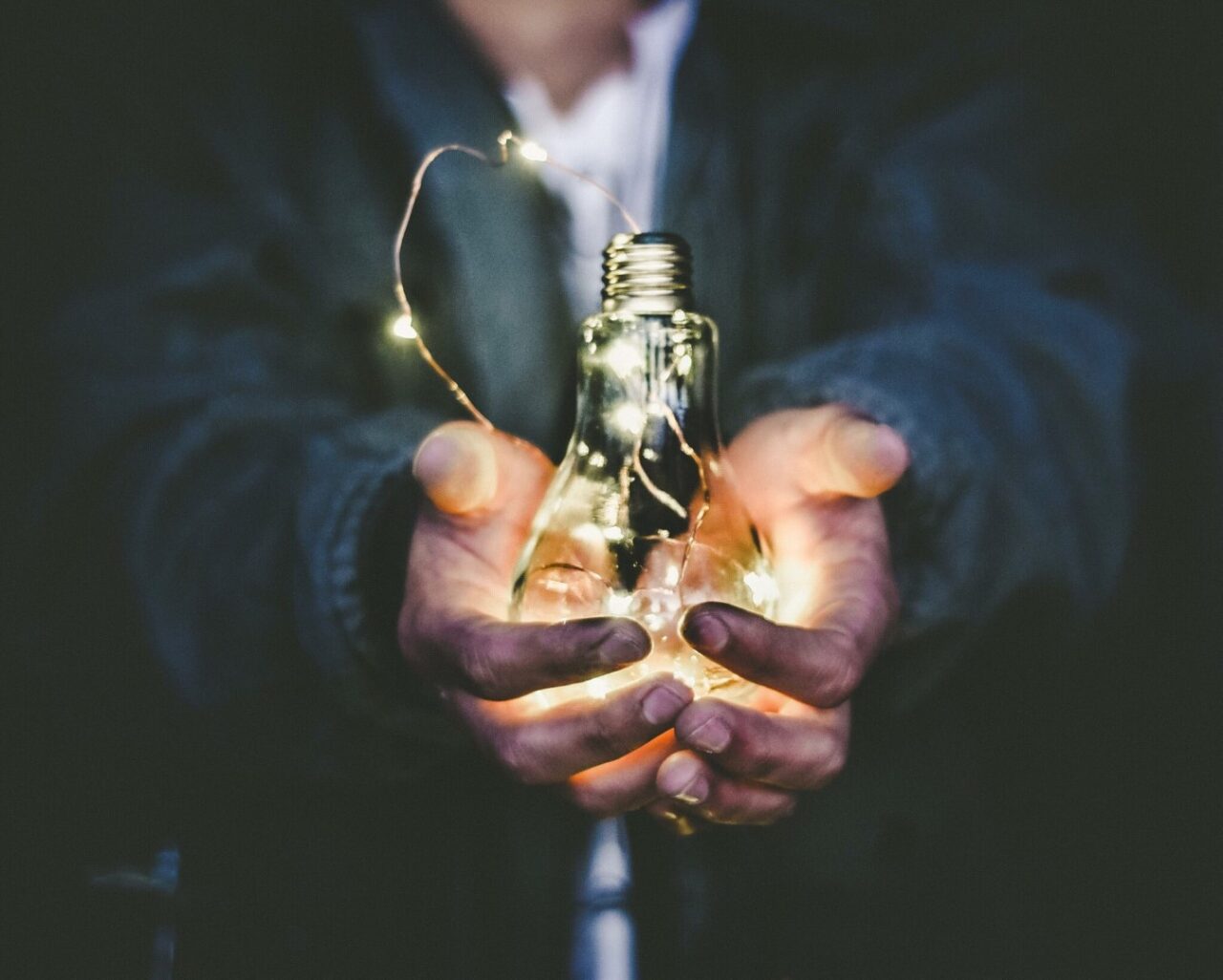 https://mfconsultants.co.uk/wp-content/uploads/2020/12/riccardo-annandale-7e2pe9wjL9M-unsplash-Large-1280x1026.jpg